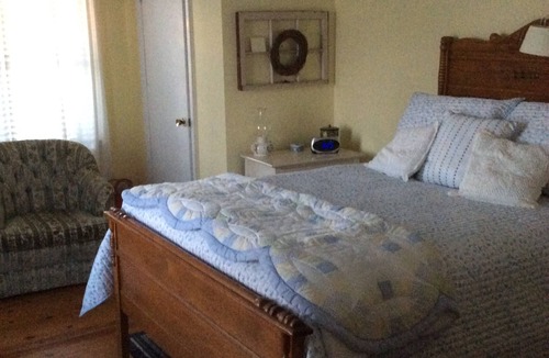 Old Town House | Charming 4-bedroom farmhouse with AC and WiFi in music-filled Galax, VA