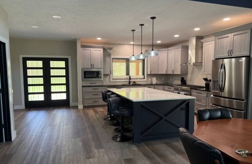 Canadian Lakes House | Charming 4-bedroom house in lovely Stanwood, MI