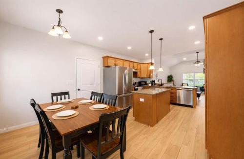 Clarksville House | Charming 4-BR Retreat in the Heart of Clarksville