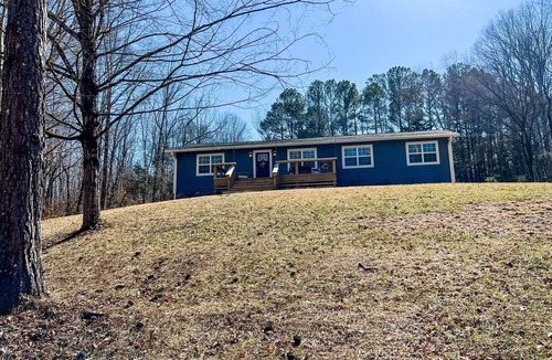 Fairview Cottage | Charming 5-bedroom cottage with AC and WiFi in Fairview