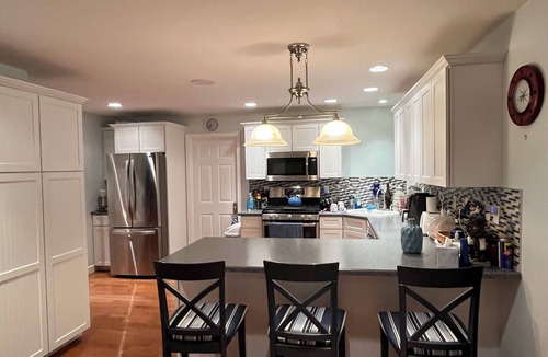 Clear Lake Cottage | Charming 5-bedroom cottage with WiFi, AC, recreation barn and great beach.