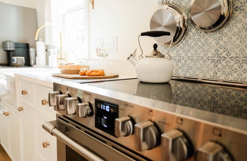 Winston - Salem Cottage | Charming 5 star 2-bedroom cottage close to Old Salem and downtown Winston Salem