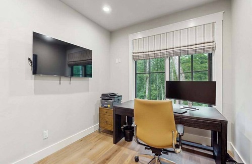 Cashiers House | Charming 5BR house with Full Kitchen, HUGE screened in porch and Gas Grill