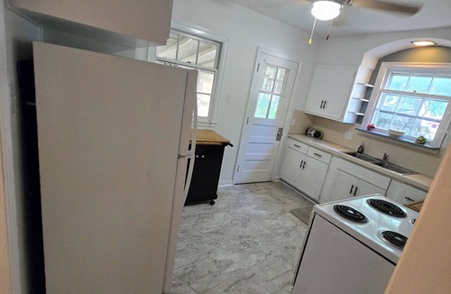 Toledo House | Charming and Cozy 3-bedroom house