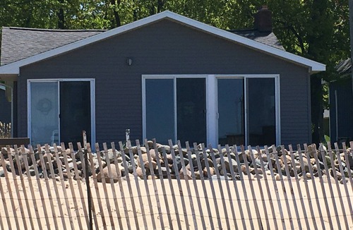 Port Austin Cottage | Charming and Cozy Lake Front Cottage on Private Beach