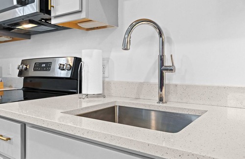 Downtown Louisville Apartment | Charming apartment close to Louisville Hospitals!