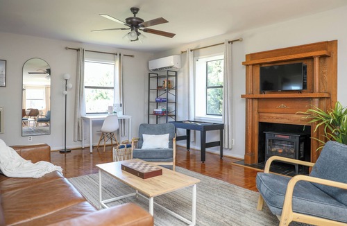 North Garden House | Charming Barndominium with Beautiful Mountain Views & Hot tub! Pets Welcome!