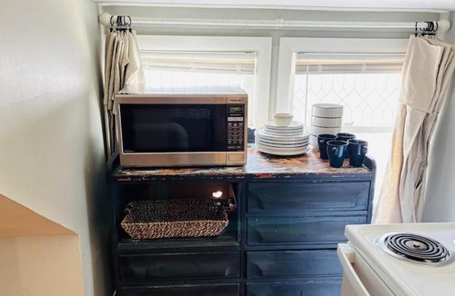 Midtown Apartment | Charming BOHO Loft Retreat with King and Queen Bed