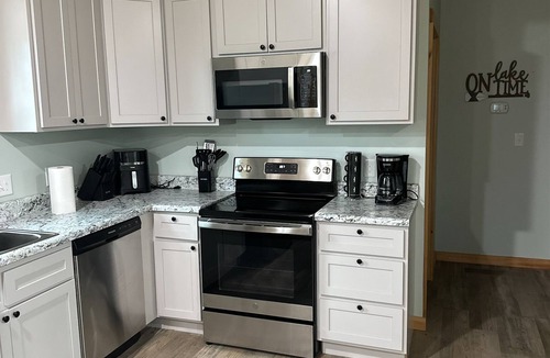 Burkesville Cabin | Charming Cabin located within miles of Dale Hollow Lake State Park-Cabin#1
