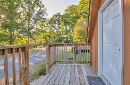 Pigeon Forge Ski Chalet | Charming Cabin near Smoky Mountains
