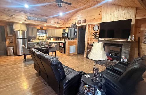 Corbin Cabin | Charming cabin retreat: cozy, scenic, and perfect for a relaxing getaway!