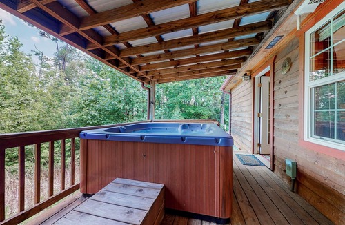 Sautee Nacoochee Cabin | Charming Cabin with Private Hot Tub & Lovely Mountain Views - Dogs OK