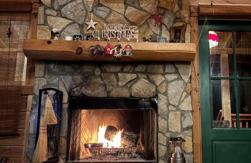 Bostic House | Charming Cabin with Incredible Mountain Views