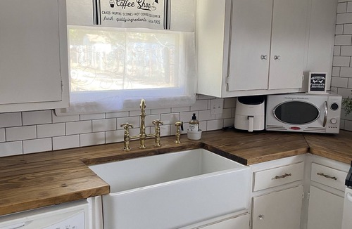 Girard Cottage | Charming cottage in Girard with WiFi and AC - perfect getaway