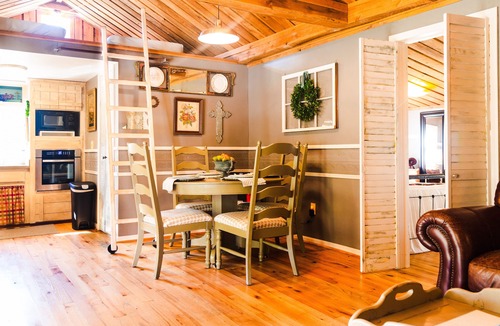 Hickman Cottage | Charming Cottage in the Tennessee Countryside