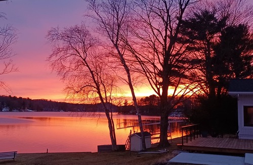 Shelby Cottage | Charming Cottage on Stony Lake in Shelby, Michigan with AC, WiFi