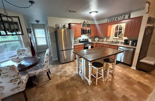 Heber Springs Cottage | Charming Cottage by Greers Ferry Lake