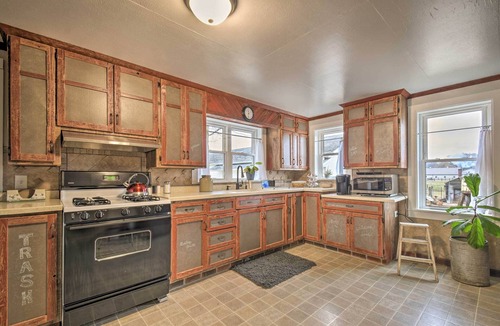 Shipshewana House | Charming Dairy Farm Home in Indiana Amish Country