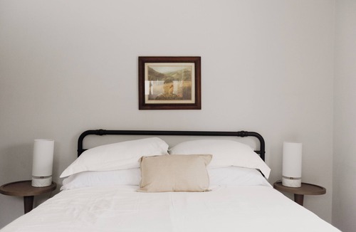 Drayton Plains House | Charming Farmhouse Retreat; 3BR Sleeps 6; Near Pine Knob Theatre