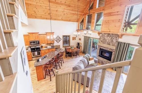 Whittier Cabin | Charming, Family-Friendly Cabin - Serene, Minutes from GSMNP Fun! Easy Access!