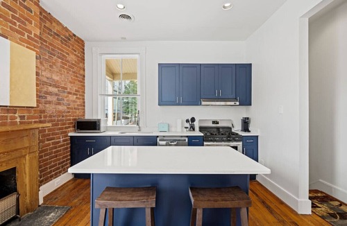 Monroe Ward Apartment | Charming Historic 2 BR Near VCU