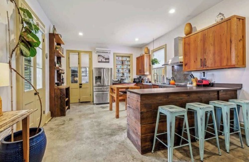 Seventh Ward House | Charming Historic House w Heated Pool & Hot Tub 5 BR|3 BA