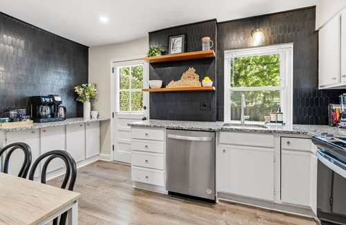 Old Town West House | Charming Historic Rowhome - 1 block to Metro and Shops + Free Parking!
