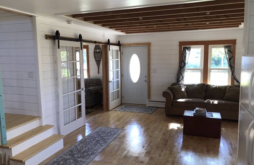 Mackinaw City House | Charming Historic Mackinaw City Cottage