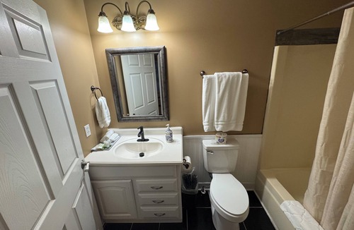 Woodbury Hotel | CHARMING HOTEL SUITE IN AMAZING WOODBURY TN