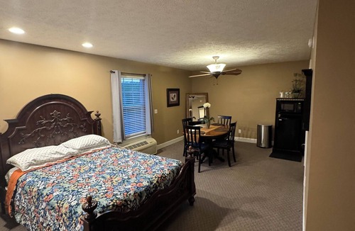 Woodbury Hotel | CHARMING HOTEL SUITE IN AMAZING WOODBURY TN