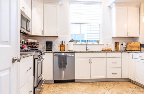Lakeview House | Charming Lakeview Townhome in New Orleans
