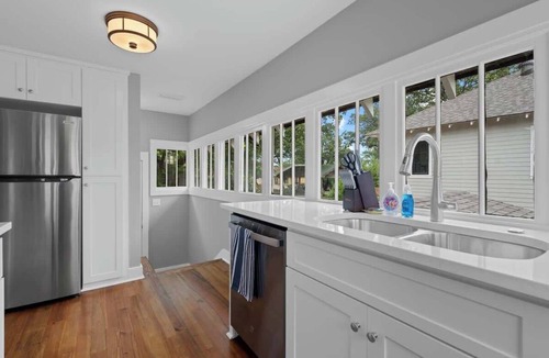 Hillcrest Apartment | Charming Luxury Retreat in Little Rock