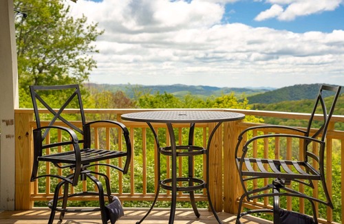 Seven Devils Cabin | Charming Mountain Home with a View