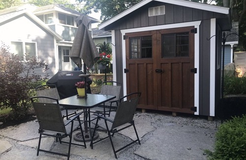 Lakeside Cottage | Charming, newly updated 2 Bedroom Cottage, Pet Friendly