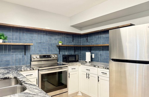 Norcross Condo | Charming Norcross Townhouse! Quiet & Convenient Stay
