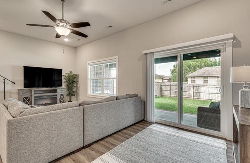 Ozark House | Charming Ozark Abode w/Yard & Pool Access