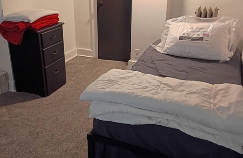 Cedar Falls House | Charming private sleeping room near trails in fabulous downtown Cedar Falls