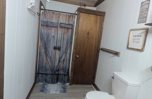 Dresden Apartment | Charming studio in fabulous Dresden with WiFi, AC, on horse property