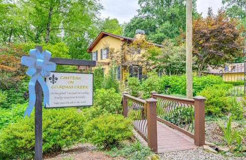 Hayesville Apartment | 'Chateau on Compass Creek' Quiet Hayesville Escape
