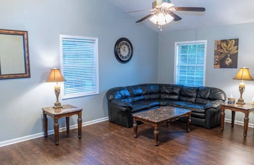 Columbus House | Cheerful 3-Bed Room Home in Columbus, MS
