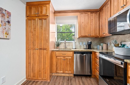 Auburn Apartment | Cheerful Auburn Getaway!
