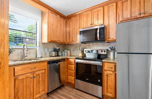 Auburn Apartment | Cheerful Auburn Getaway!