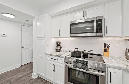 Dunean Condo | Chefs Kitchen, King Beds, Smart TVs. Close to downtown! Dead End Street
