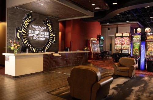 Roland Hotel | Cherokee Casino Hotel Roland