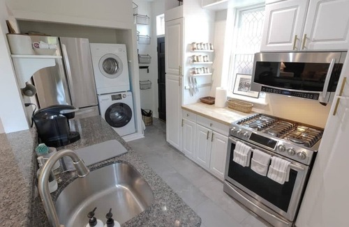 Stanton Park House | Cherry Blossom | Capitol Hill | Patio + Walkable