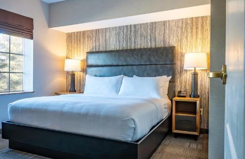 Newark Hotel | Cherry Valley Hotel
