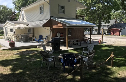 Brooklyn House | Chestnut Cove @ Wamplers Lake