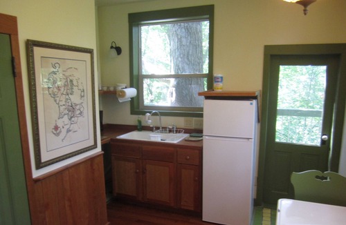 Millfield Cottage | Chestnut Ridge Treehouse. Peaceful remote getaway just minutes from town.