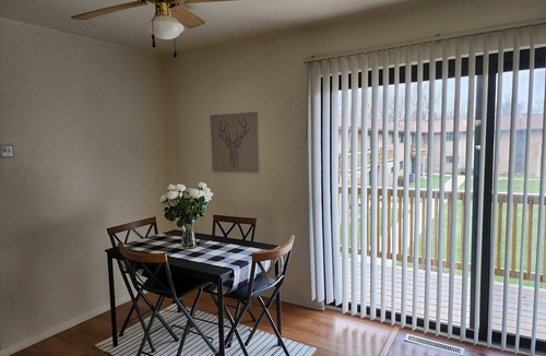 Mentor Apartment | Chic 1 Bd Great for Travel Professionals!