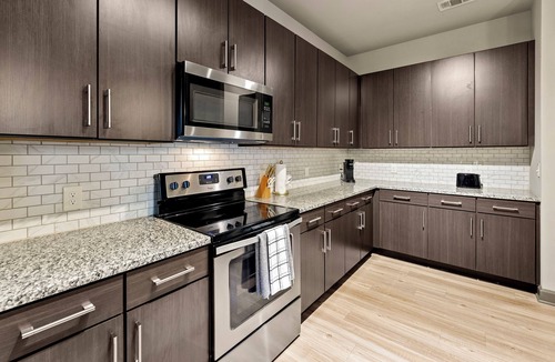 Loring Heights House | Chic 2BR/2BA West Midtown - Atlantic Station